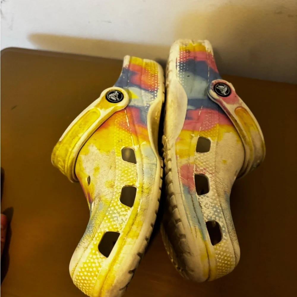 Crocs tie-dye 5/7
